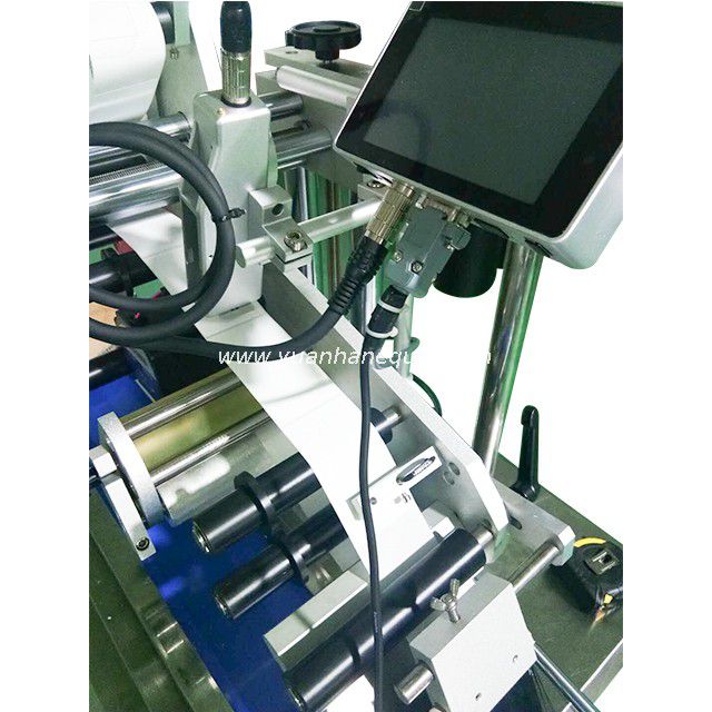Automatic Flat Surface Sticker Labeling Machine