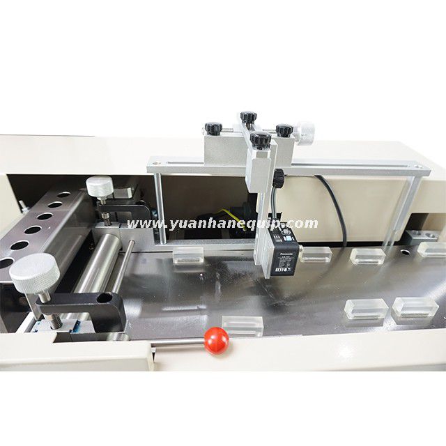 High Speed Clothing Label Cutting Machine with Cold & Hot Knives