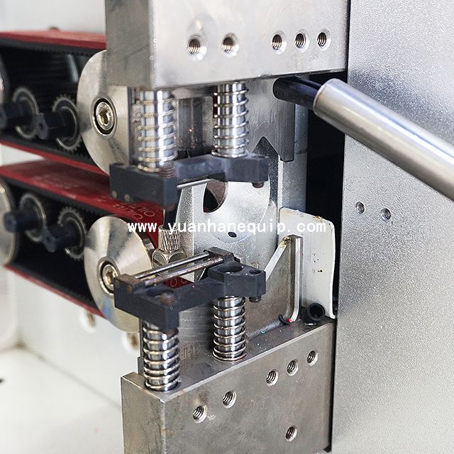 Automatic Wire Middle Stripping Machine