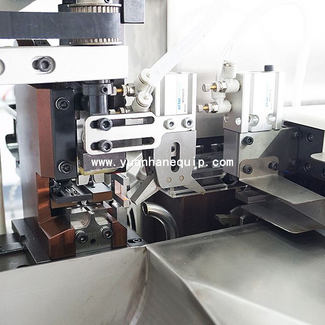 Cutting Stripping Twisting & One-end Crimping Machine