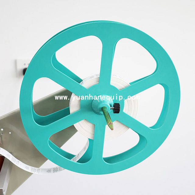 Automatic Clothing Label Cutting Machine with Hot and Cold Knife