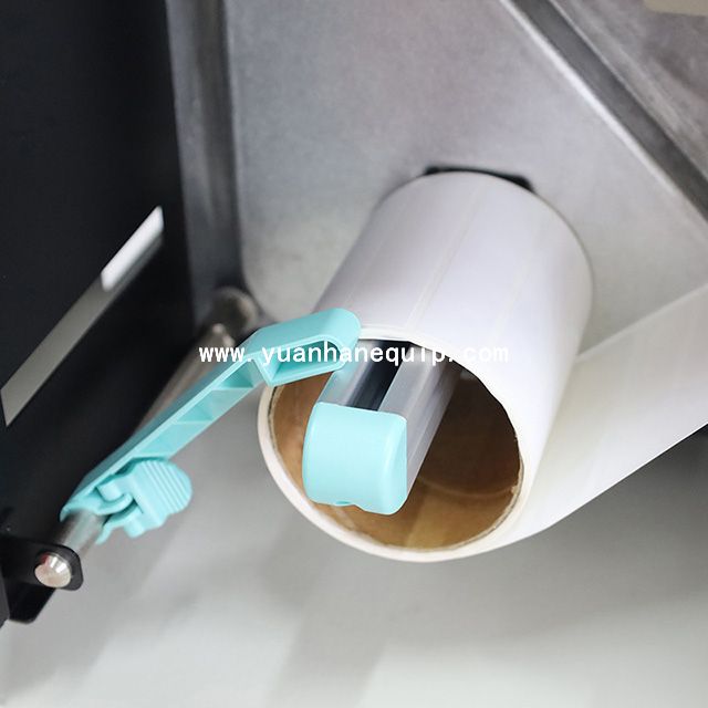 Real-time Printing Half-fold Labeling Machine