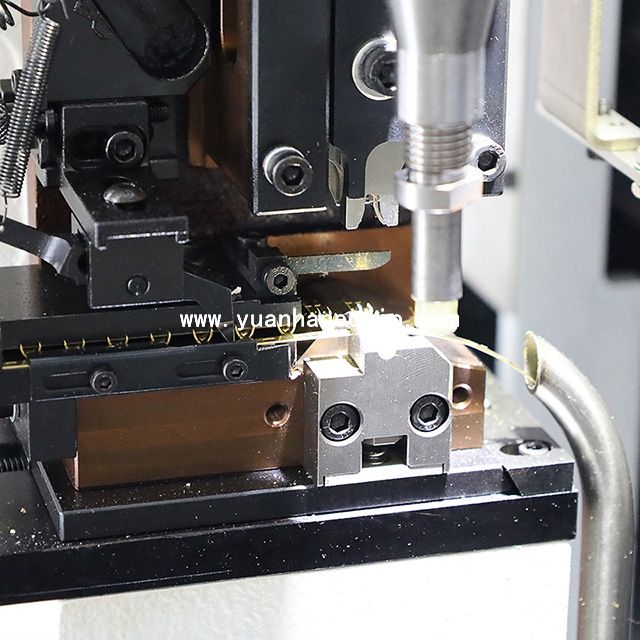 Cable Hot Stripping Crimping & Housing Insertion Machine