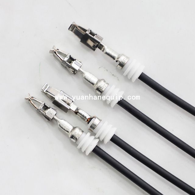 Two Wires Stripping and Rubber Seals Crimping Machine