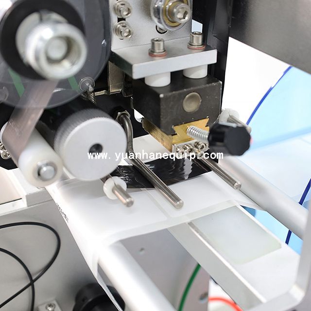 Label Applicator for Flat Surfaces