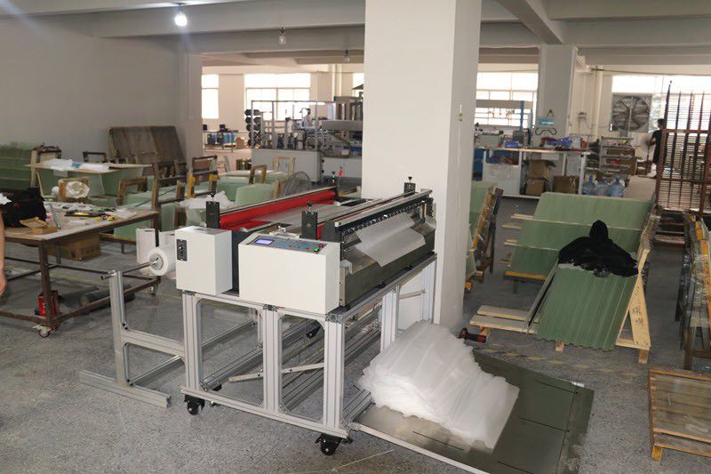 Automatic Plastic Film, EVA, PVC Sheet Cutting Machine 
